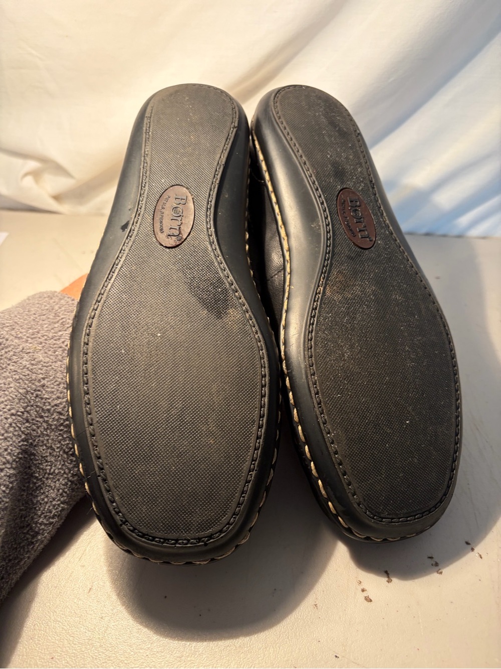 Born Black womens Leather Loafers with Decorative Knot size 8 - Picture 8 of 9